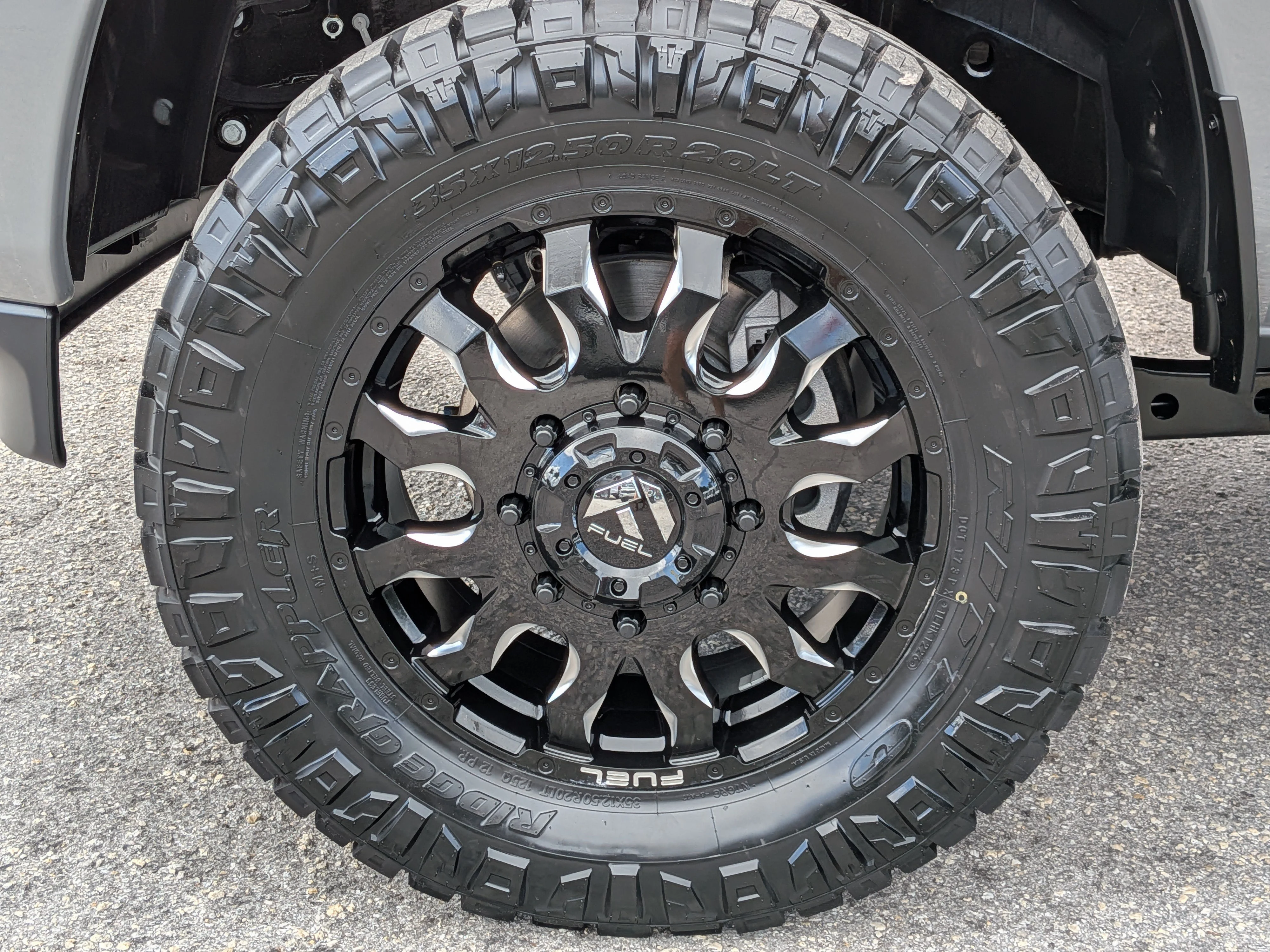 New 2026 Ceramic Gray Clear-Coat Exterior Paint RAM Big Horn image 11