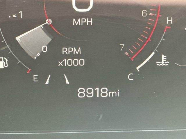 Used 2025 Onyx Black GMC Elevation image 15