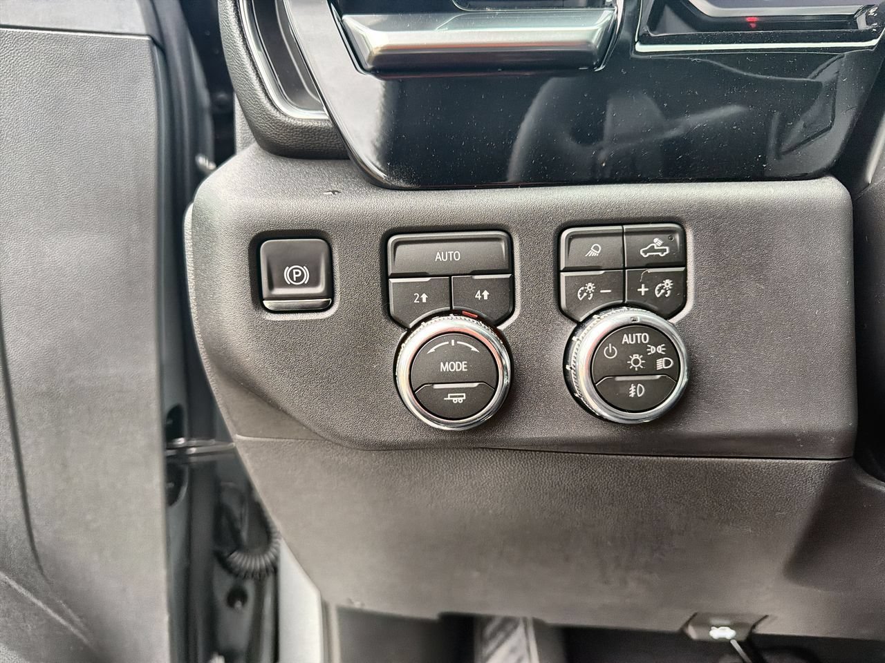 New 2026 Sterling Metallic GMC SLT image 15