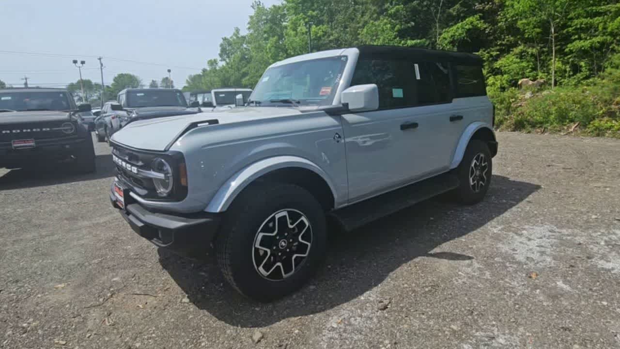 New 2026 Avalanche Gray Ford Outer Banks image 4