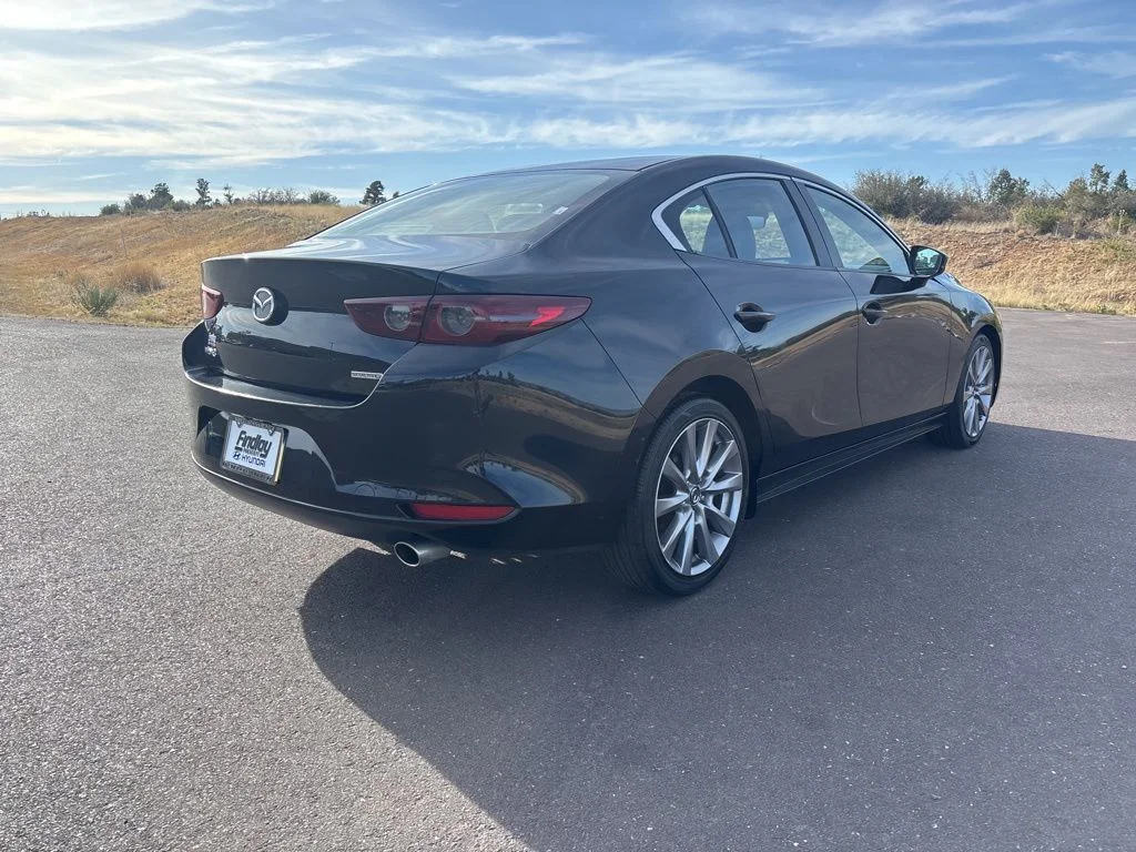 Used 2021 Black Mazda Select image 6