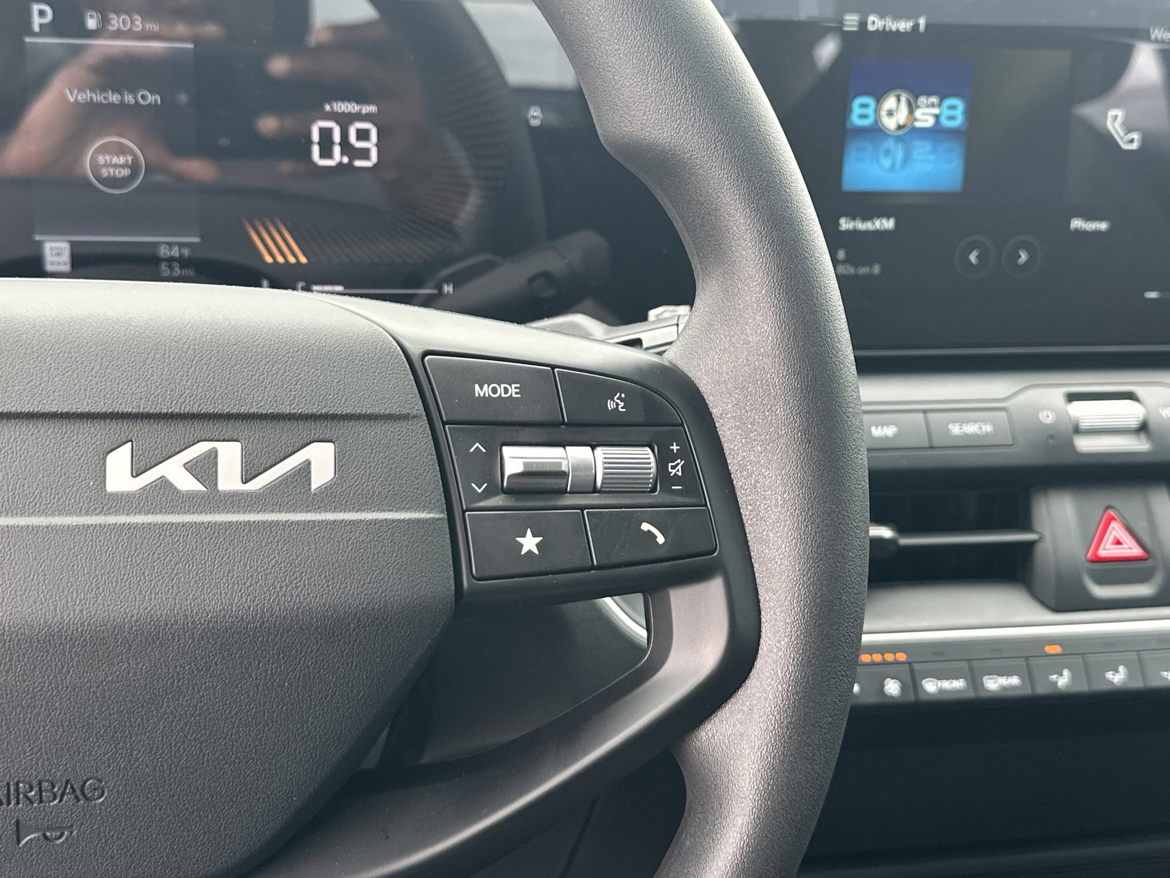New 2026 Snow White Pearl Kia LXS image 19