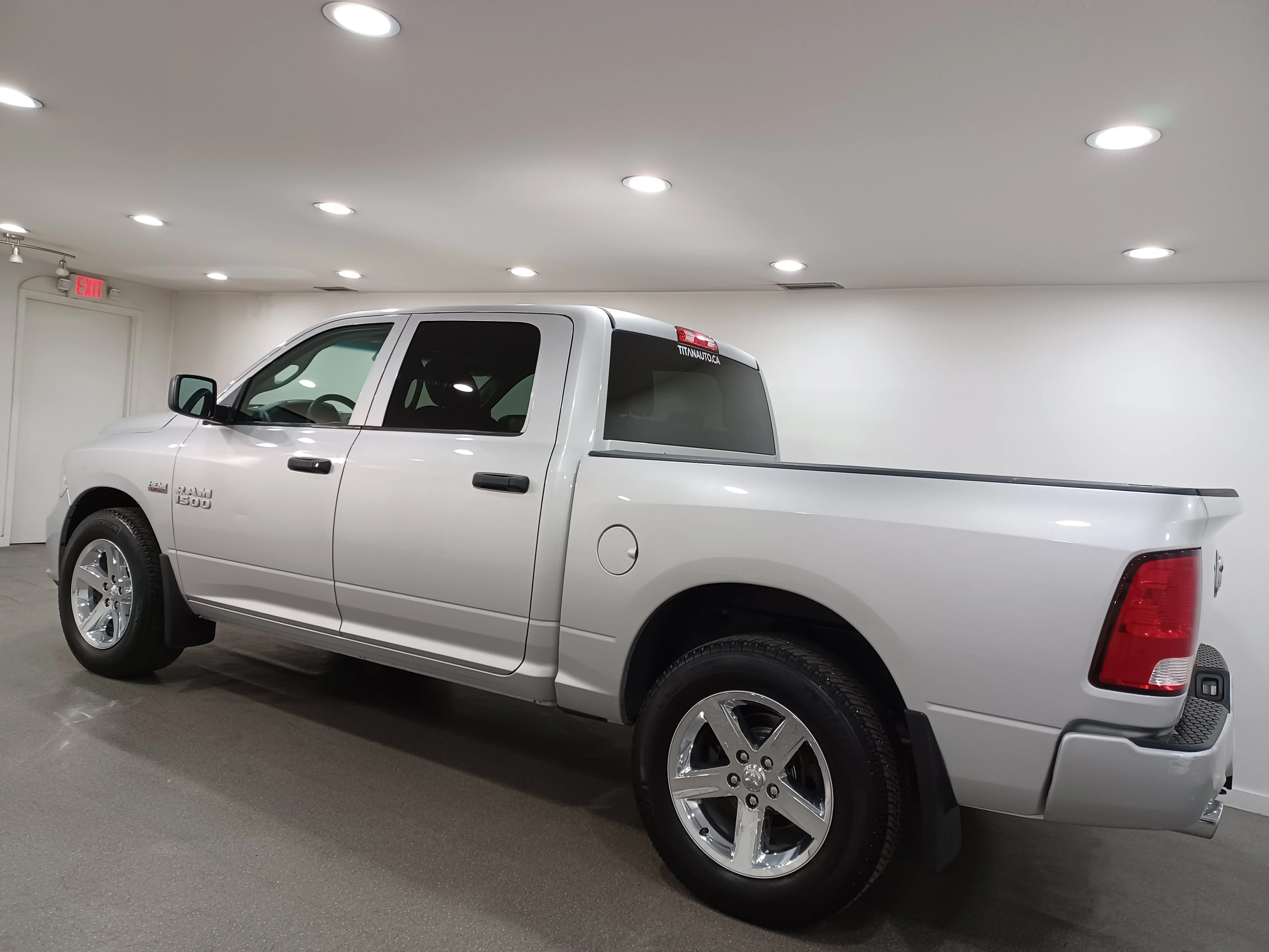 Used 2017 Bright Silver Metallic Ram Express 4x4*Bright Silver Metallic | 5.7L HEMI | 6 Pass | Remote Start | Htd Mirrors | Tow Pkg image 7