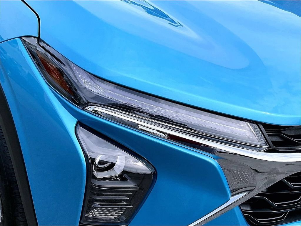 Used 2025 Blue Chevrolet LT image 31