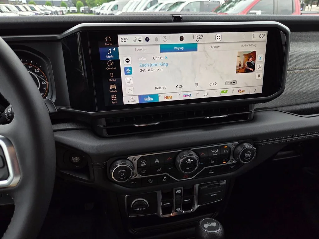 2025 Jeep Wrangler 4-Door Sahara - Photo 17