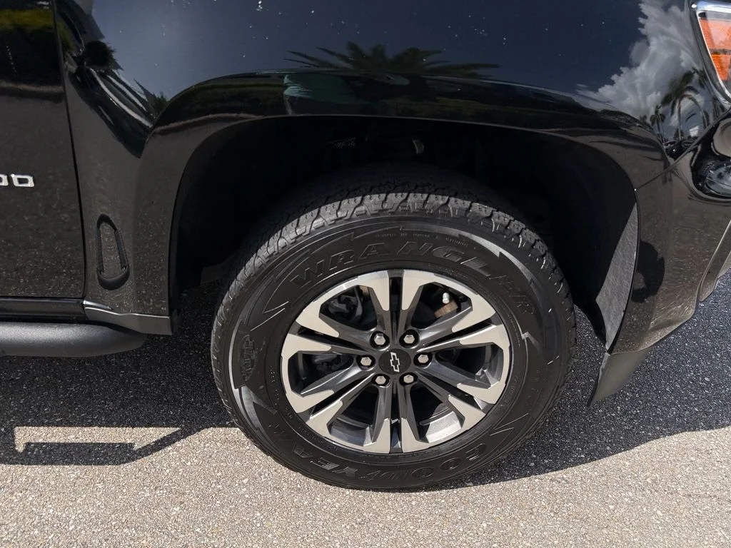 Certified Used 2021 Black Chevrolet Z71 image 9