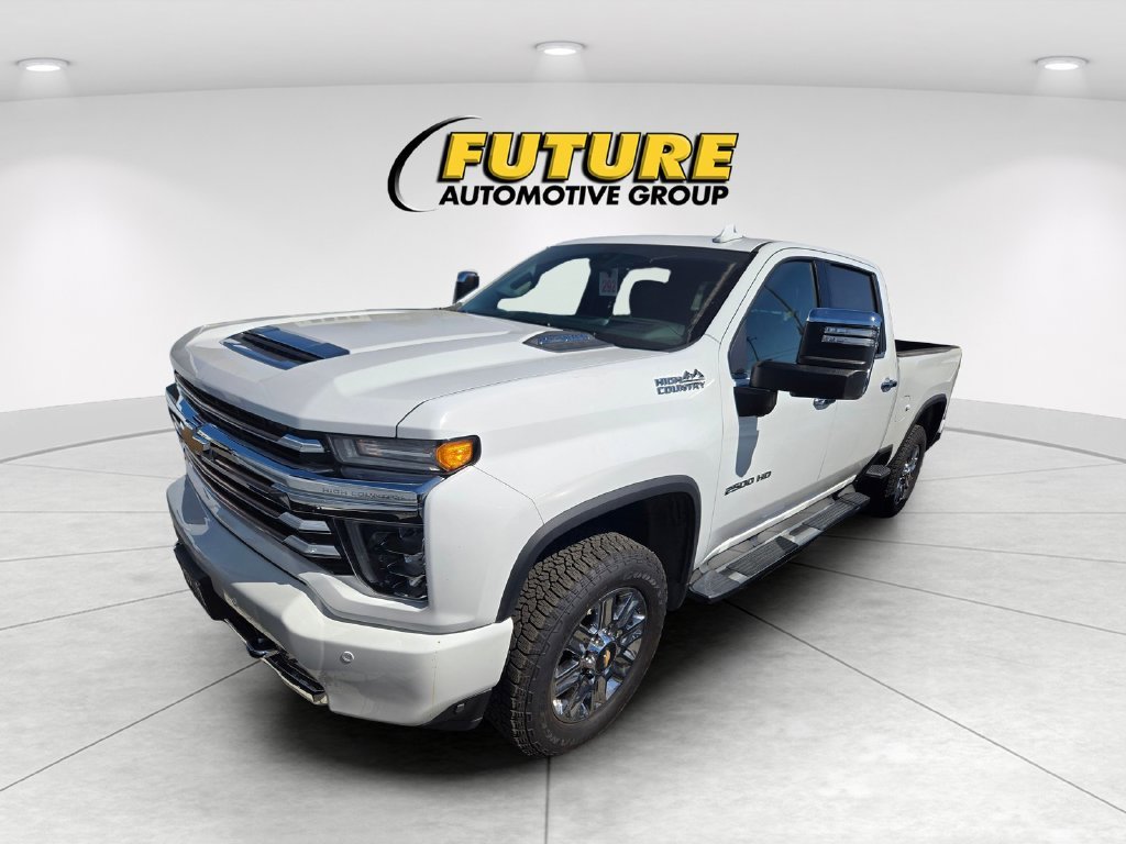Used 2020 White Chevrolet High Country image 3