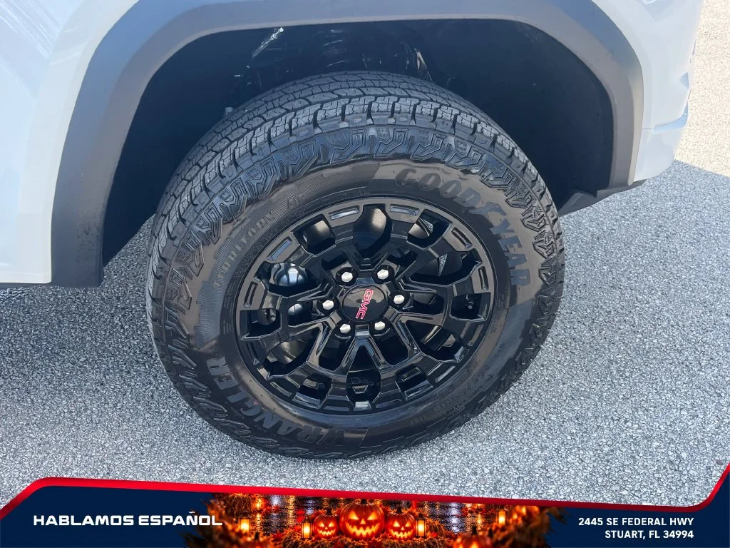 New 2026 Summit White GMC Elevation image 21