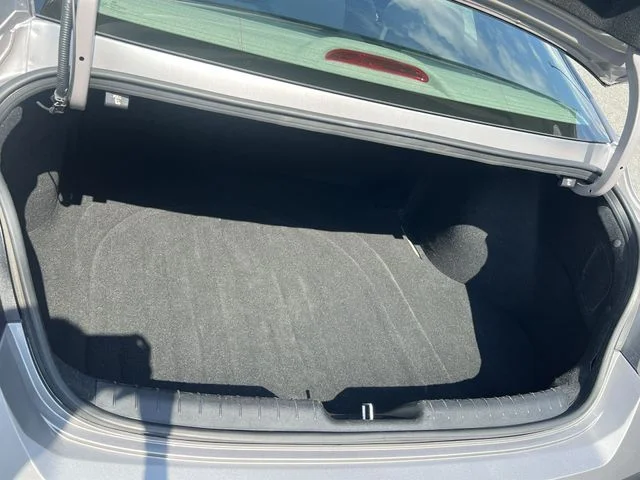 Used 2025 Silver Hyundai SEL Convenience image 39