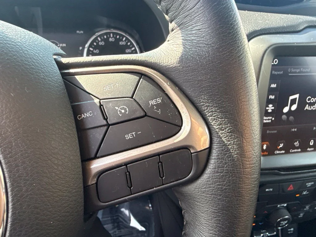Used 2022 Black Jeep Latitude image 21