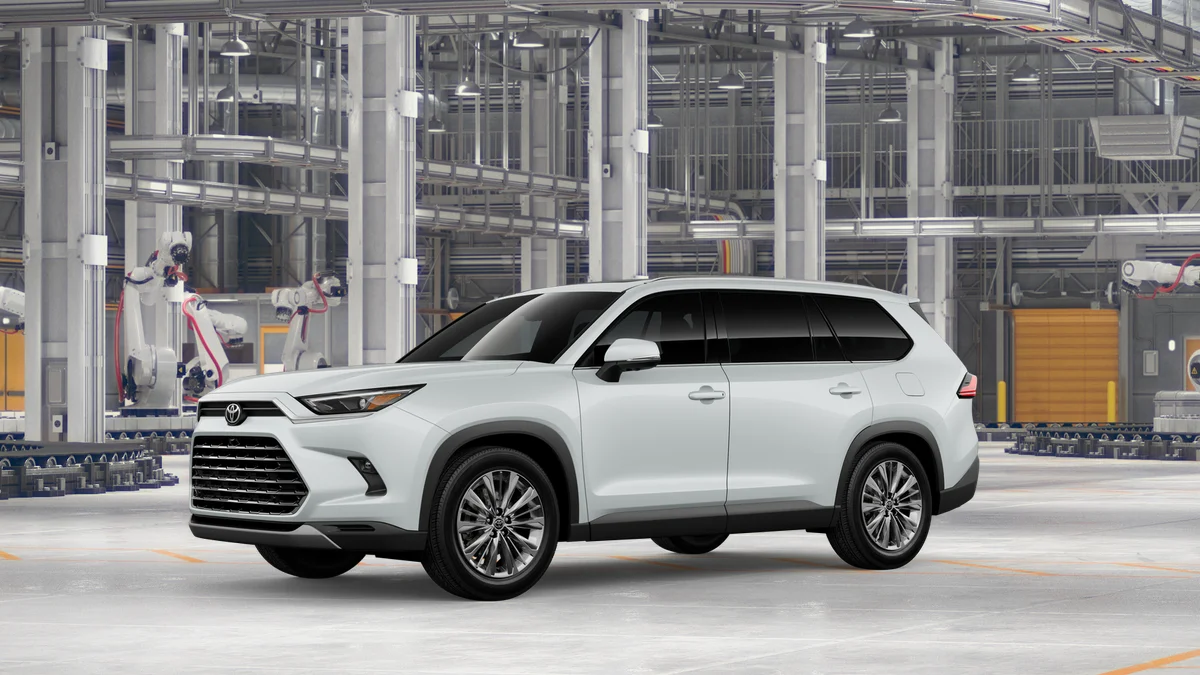 New 2026 Wind Chill Pearl Toyota Platinum image 2