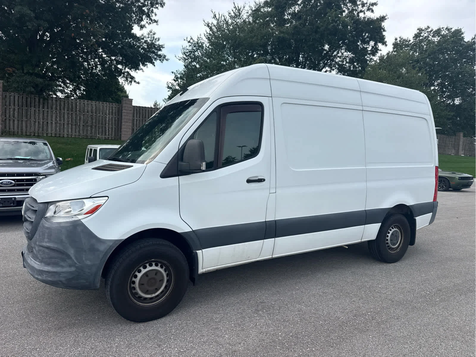 Used 2019 Mercedes-Benz Sprinter Cargo Van Base with VIN WD4PE7ED1KT014114 for sale in Kansas City