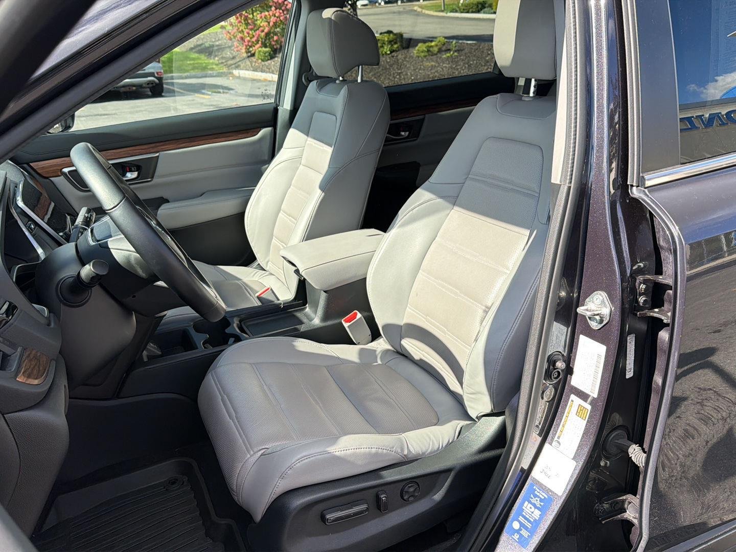 Used 2017 Gunmetal Metallic Honda EX-L image 18