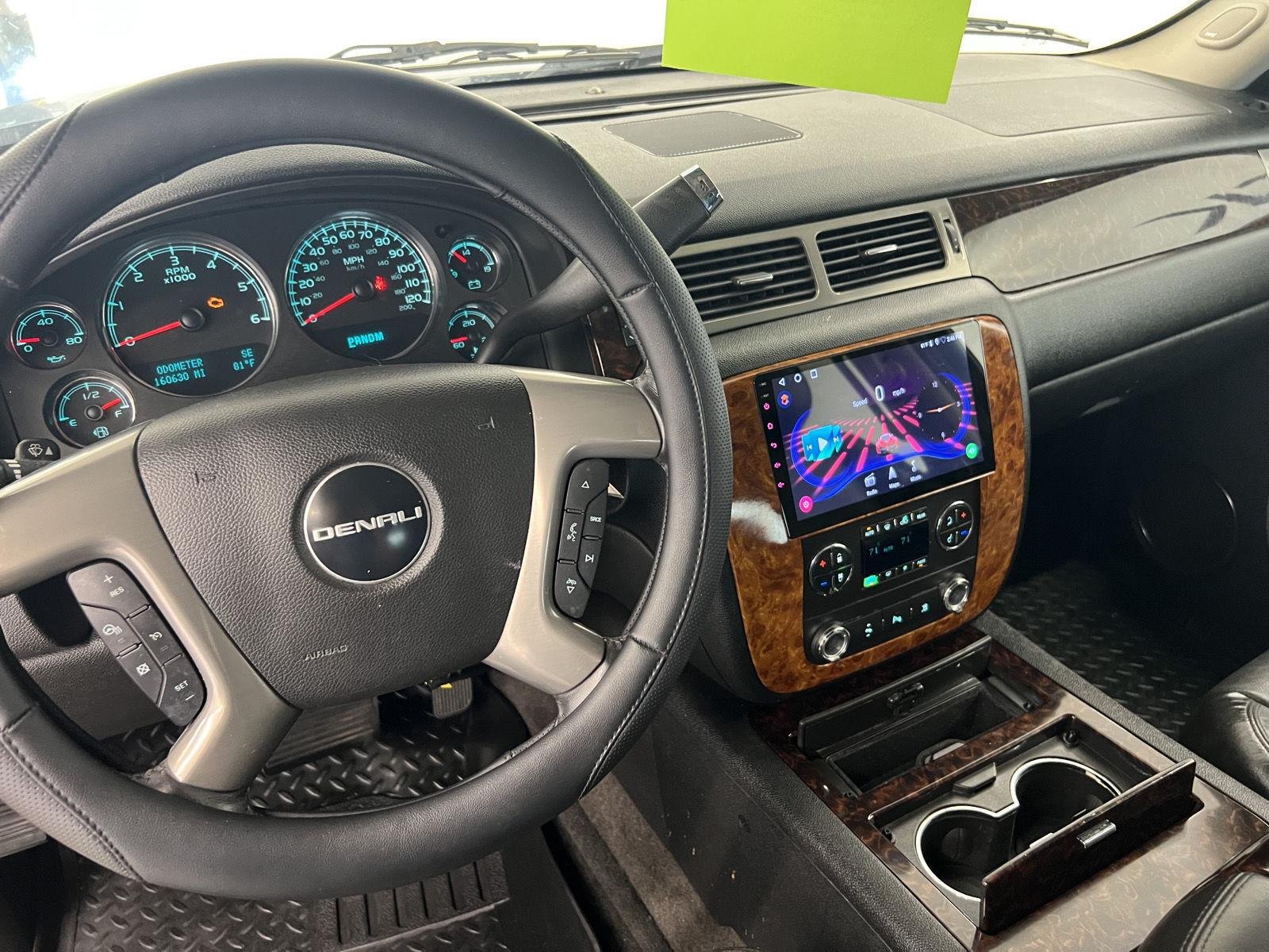 2011 GMC Yukon Denali - Photo 18