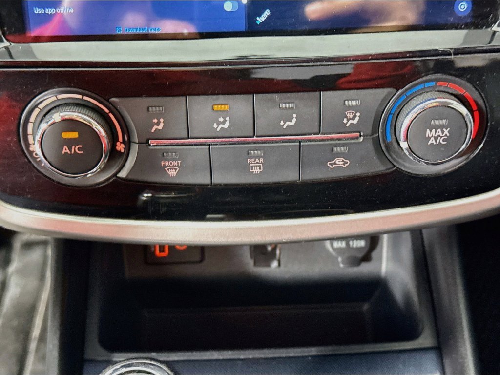 Used 2018 Super Black Clearcoat Nissan 2.5 SR image 19