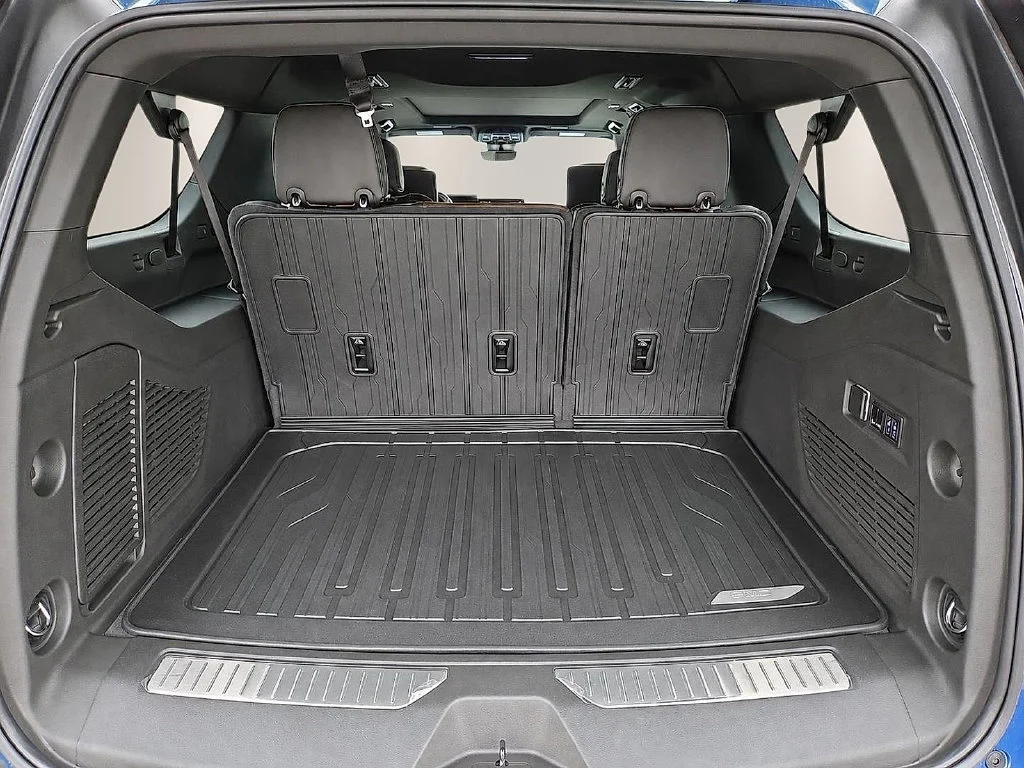 2026 GMC Yukon XL Denali Ultimate - Photo 9