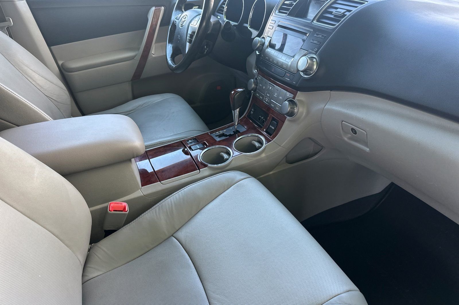 Used 2012 Silver Toyota Limited image 16