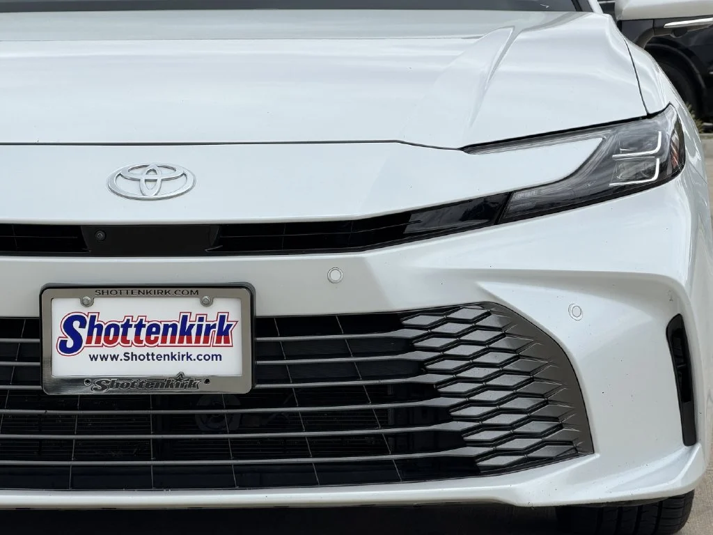 Used 2025 Beige Toyota XLE image 8