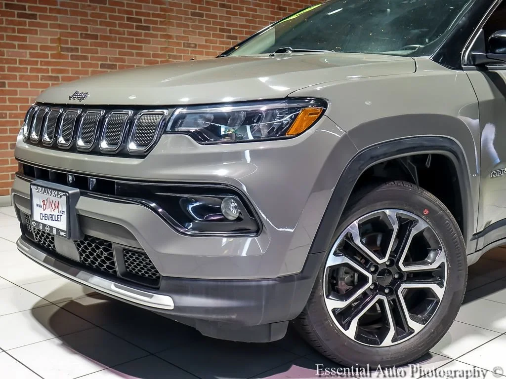 Used 2022 Gray Jeep Limited image 3
