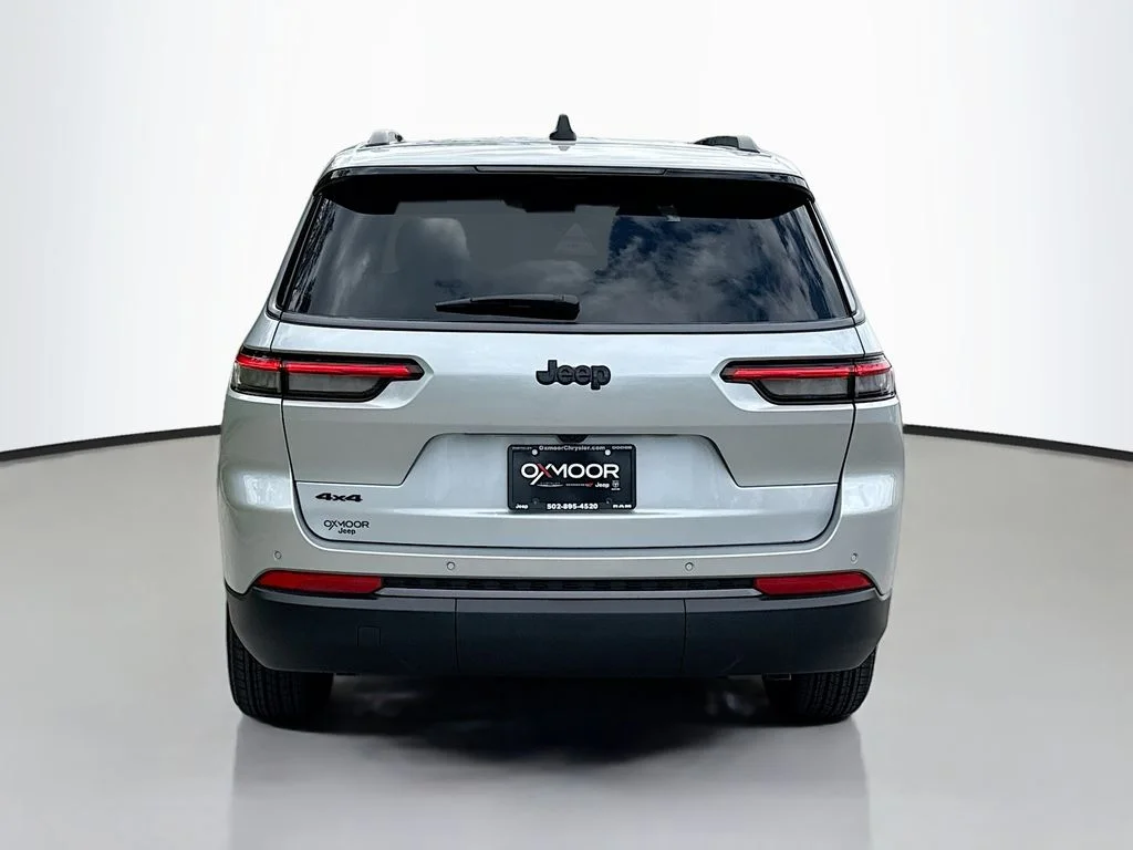 New 2026 Silver Zynith Jeep Laredo Altitude image 5