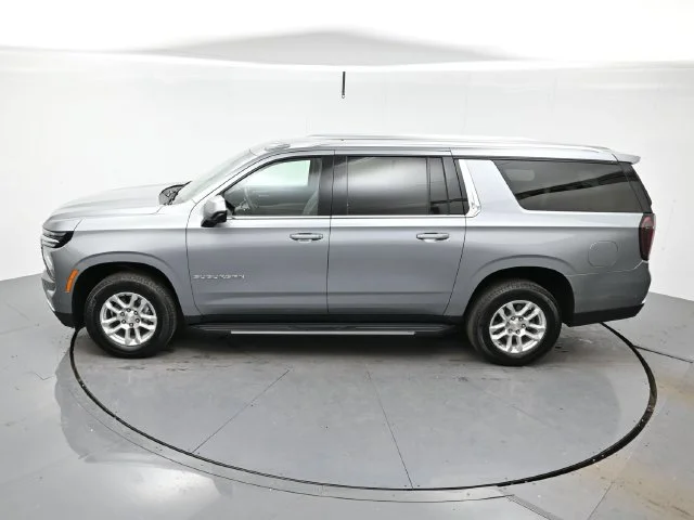 Used 2025 Sterling Gray Metallic Chevrolet LT image 35