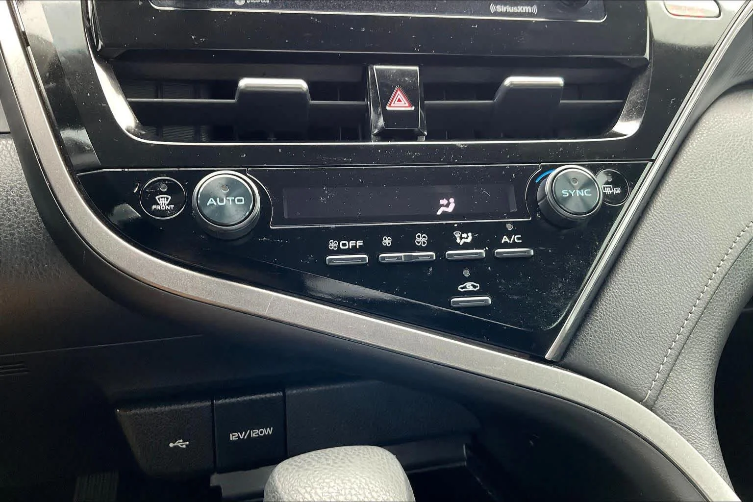 Used 2024 Ice Cap Toyota LE image 33