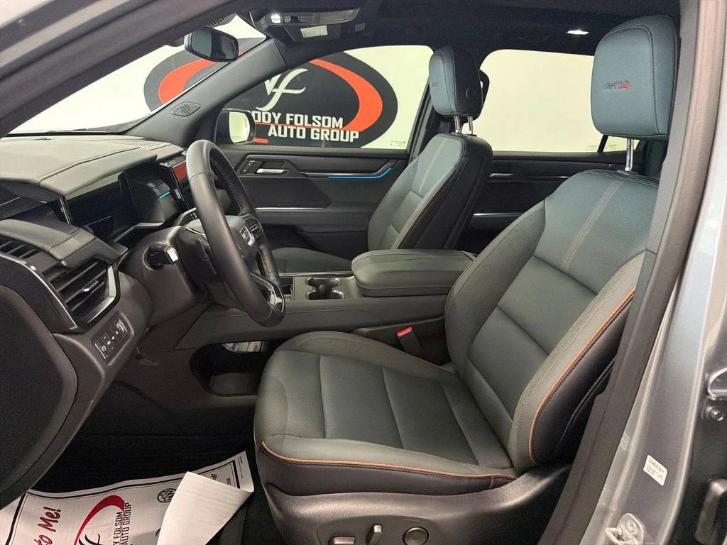 Used 2025 Silver GMC AT4 image 11