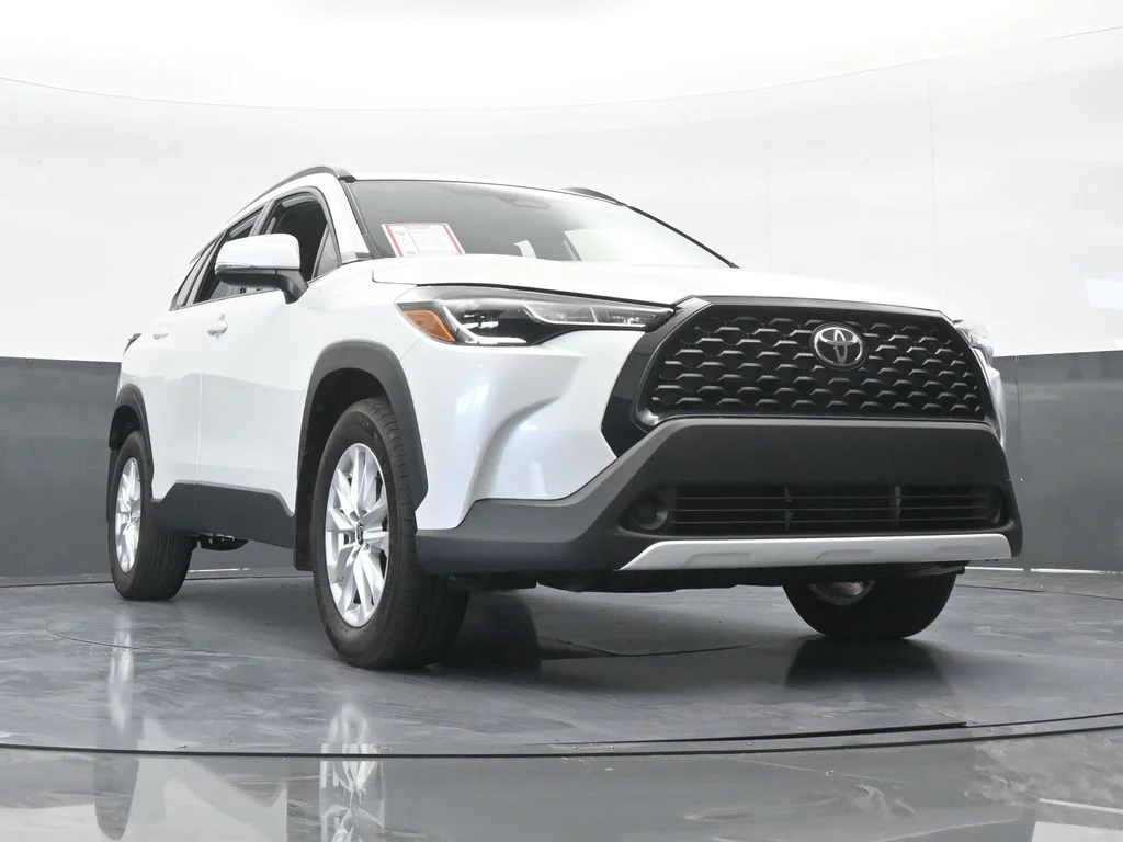Used 2024 Pearl Toyota LE image 62
