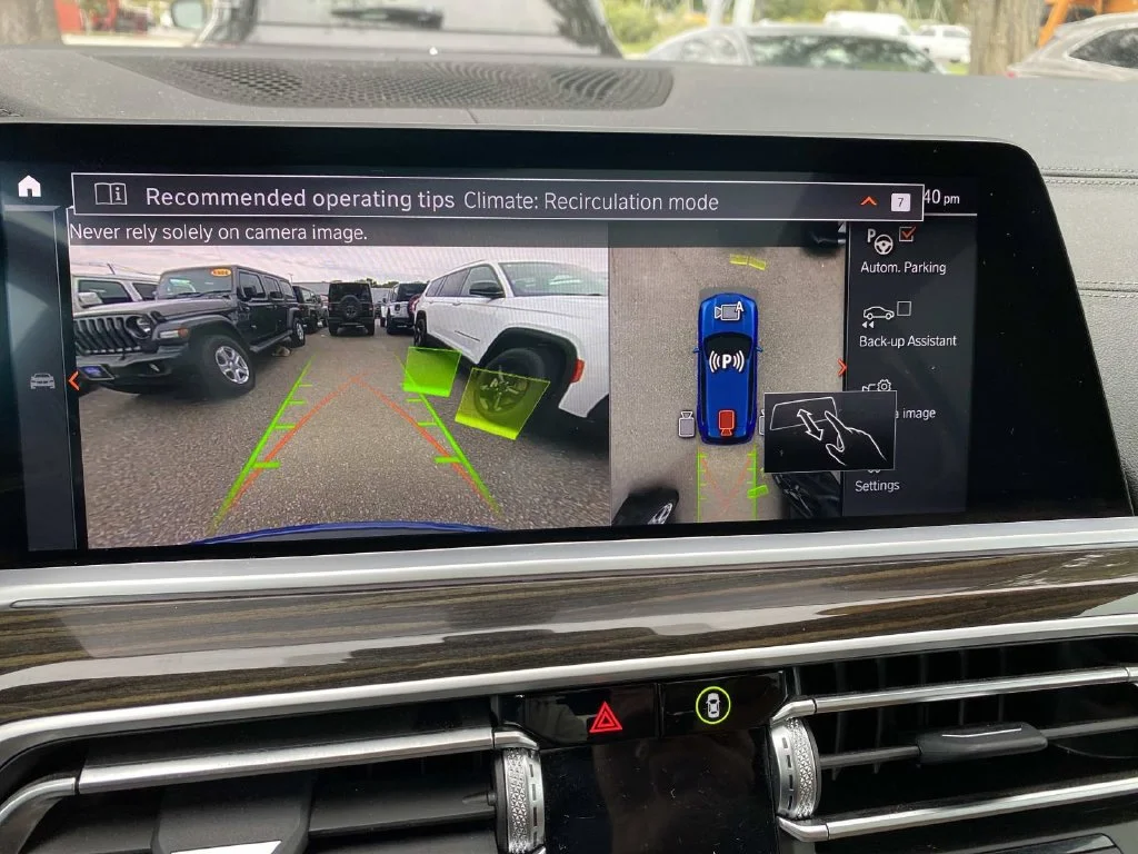 Used 2021 Blue BMW xDrive40i image 14
