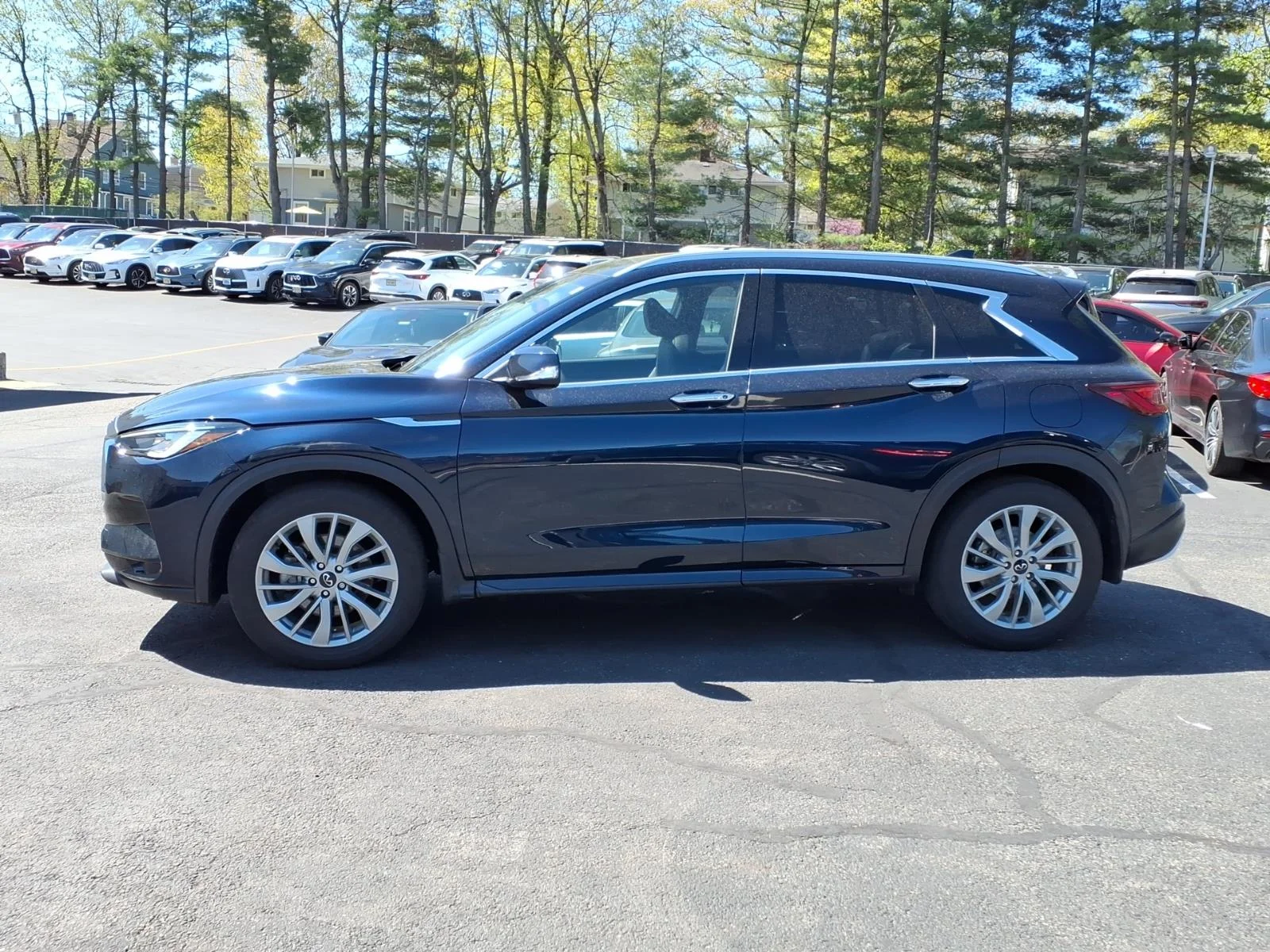 Certified Used 2023 Blue INFINITI LUXE image 9