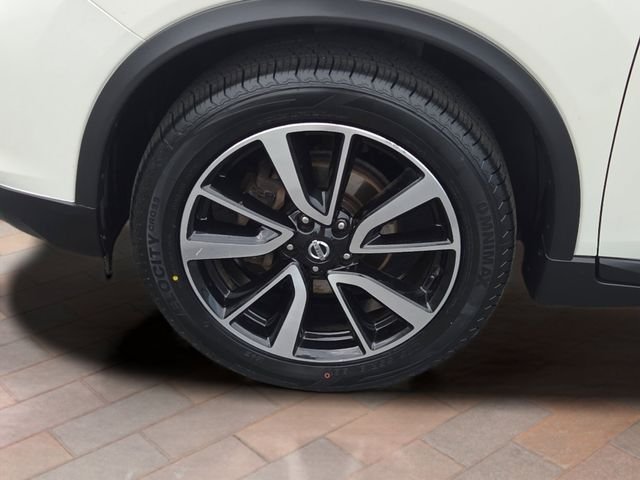 Used 2017 Pearl White Nissan SL image 30