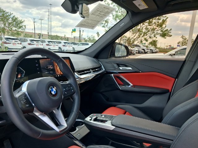 Used 2025 Silver BMW xDrive28i image 12