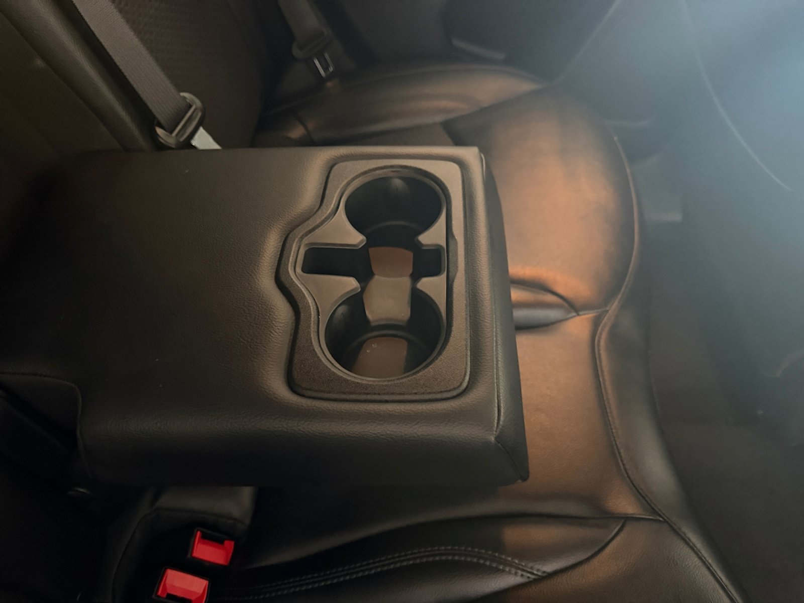 Used 2023 Diamond Black Crystal Pearlcoat Jeep Latitude image 35