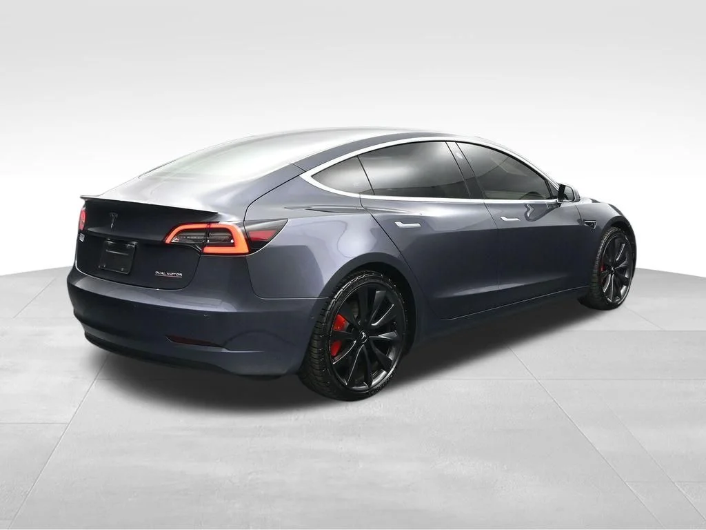Used 2020  Tesla Performance image 5