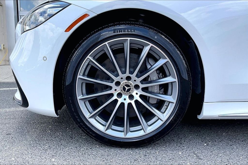 New 2026 MANUFAKTUR Moonlight White Metallic Mercedes-Benz S 580 image 12