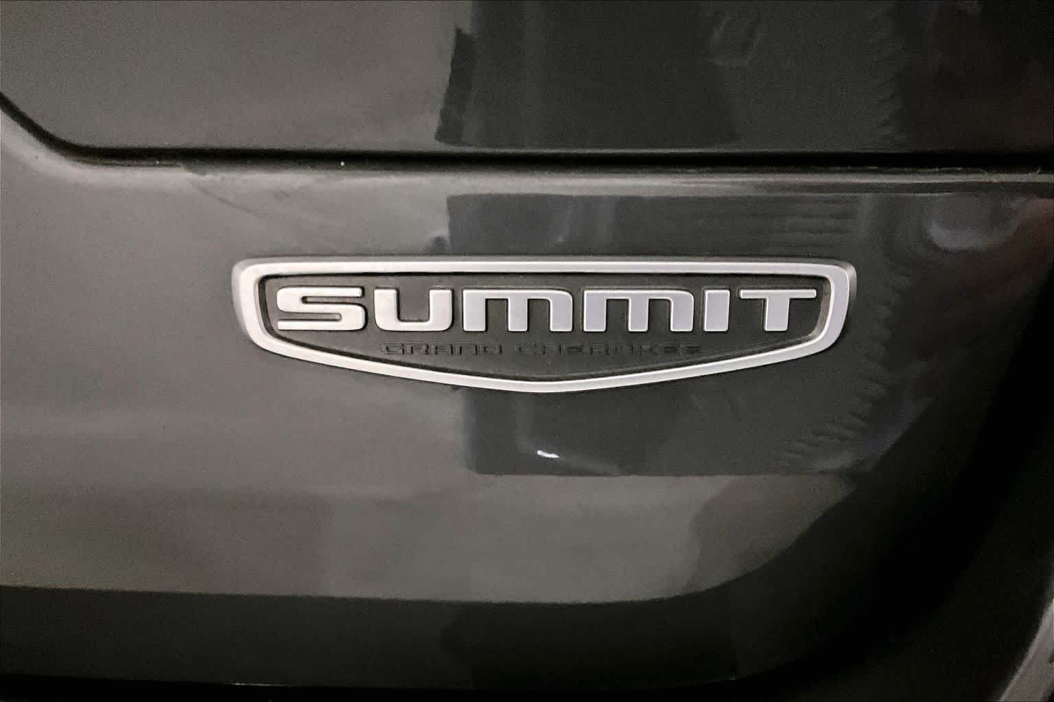 Used 2023 Baltic Gray Metallic Clearcoat Jeep Summit image 9