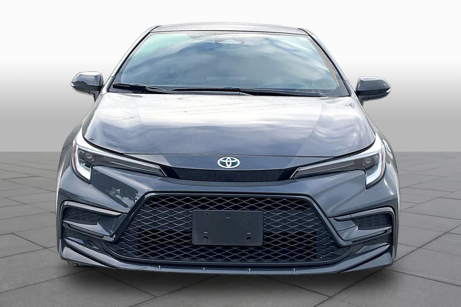 Used 2025 Underground Toyota Hybrid SE image 4