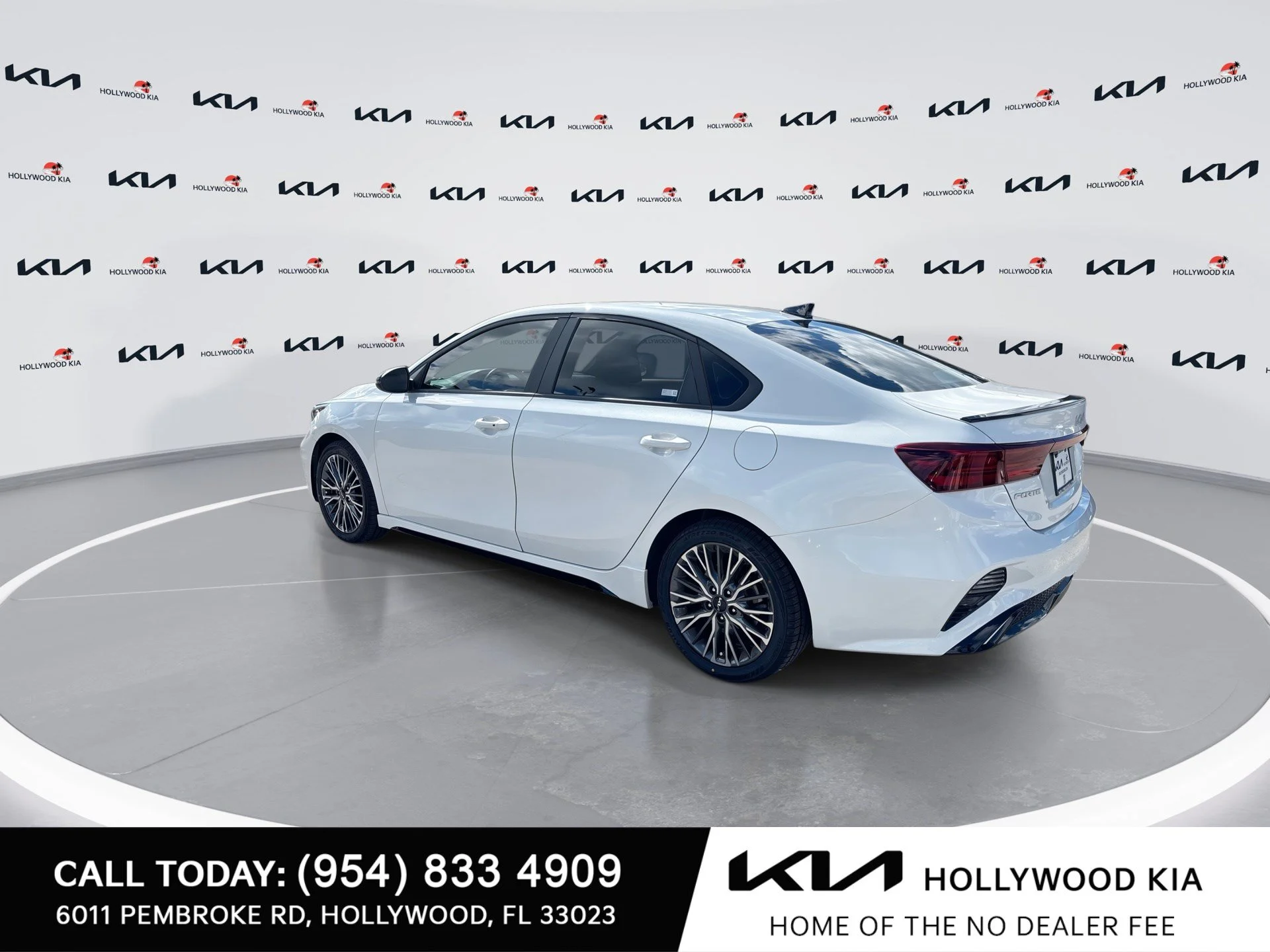Used 2024 Snow White Pearl Kia GT-Line image 6