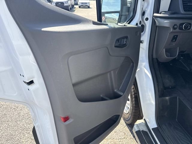 Used 2025 Oxford White Ford Base image 23