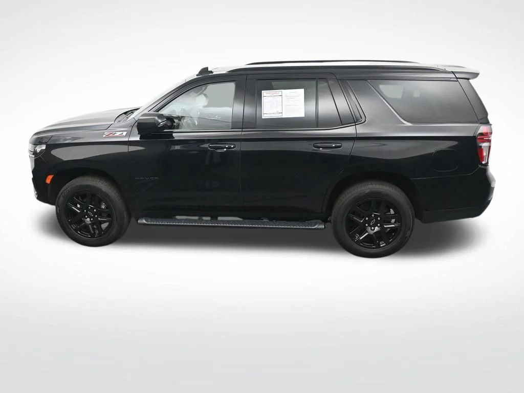 Used 2022 Black Chevrolet Z71 image 29