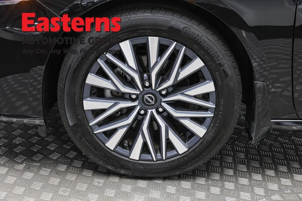 Used 2023 Black Nissan 2.5 SV image 32