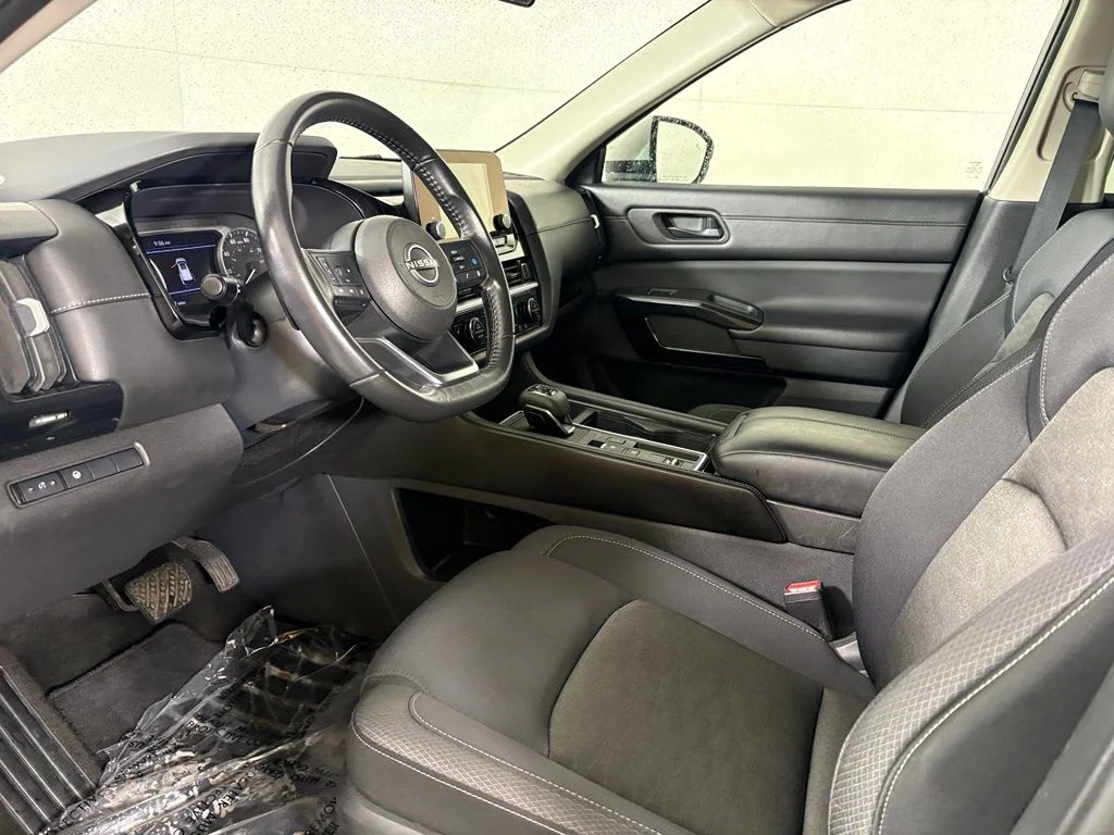 Used 2024 Silver Nissan SV image 23