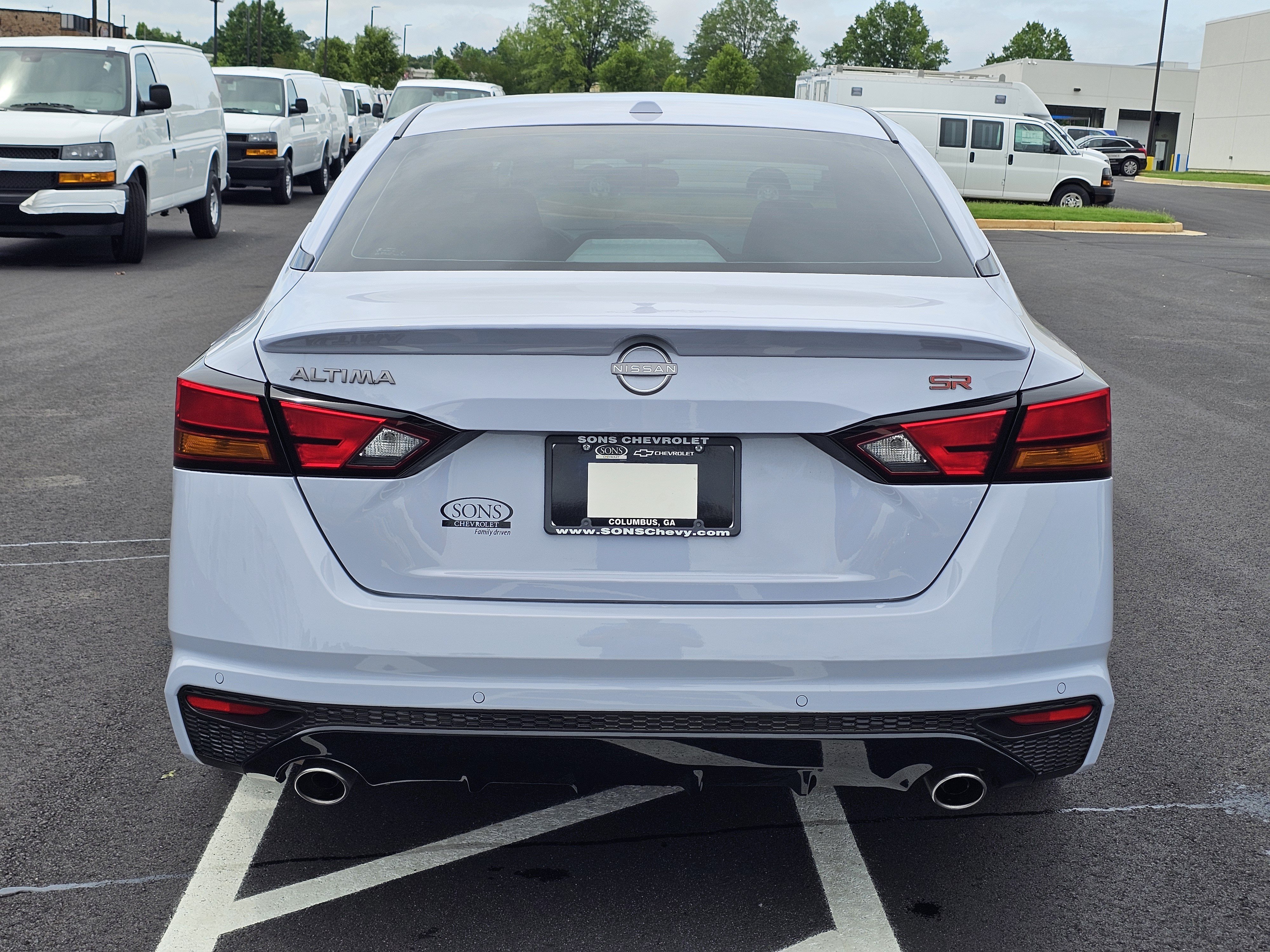 Used 2025 Gray Nissan SR FWD image 13