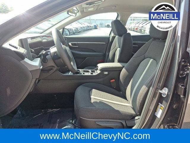 2025 Hyundai Sonata SE - Photo 6