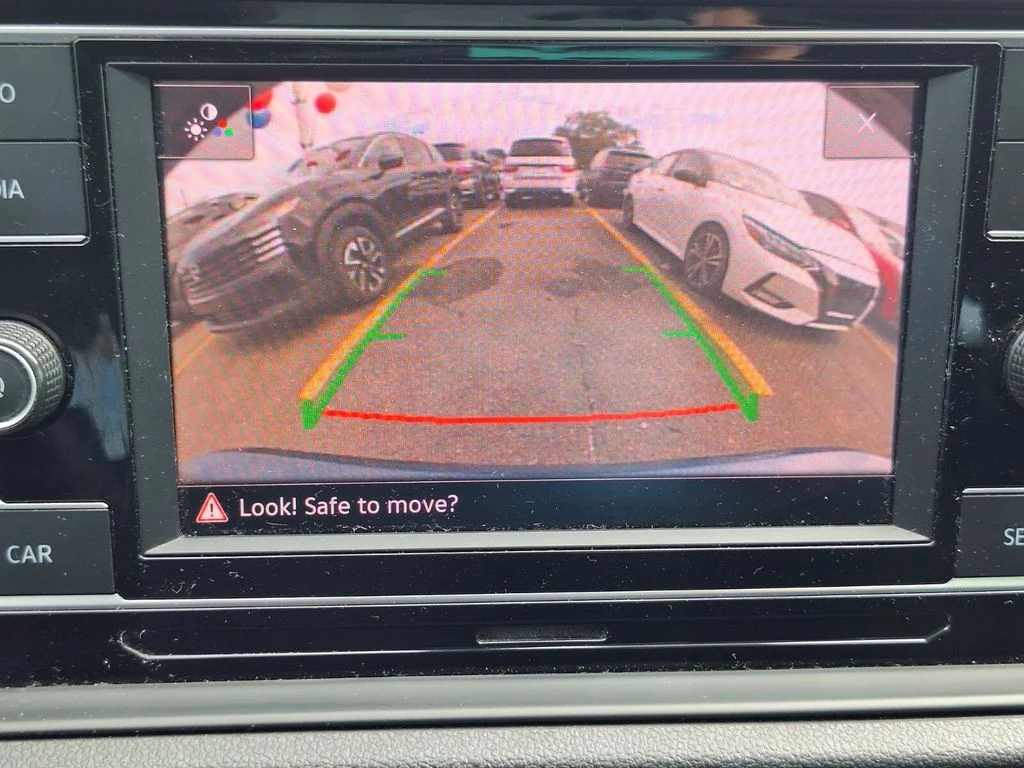 Used 2019  Volkswagen  image 14