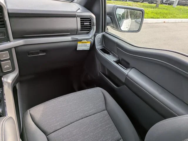 New 2026 Oxford White Ford XLT image 17