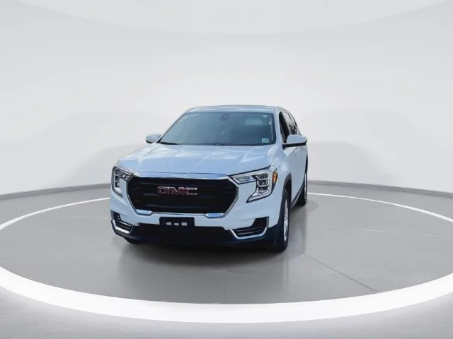 Certified Used 2024 Summit White GMC SLE image 4