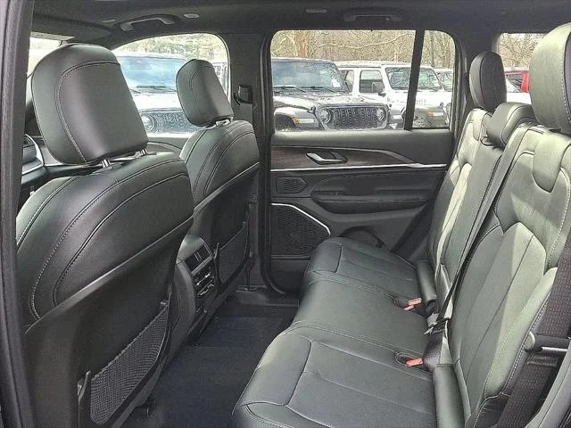 New 2026 Baltic Gray Metallic Clear-Coat Exterior Paint Jeep Limited image 8