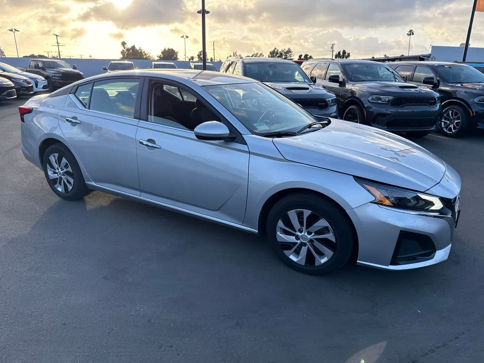 Used 2023 Brilliant Silver Metallic Nissan 2.5 S image 9