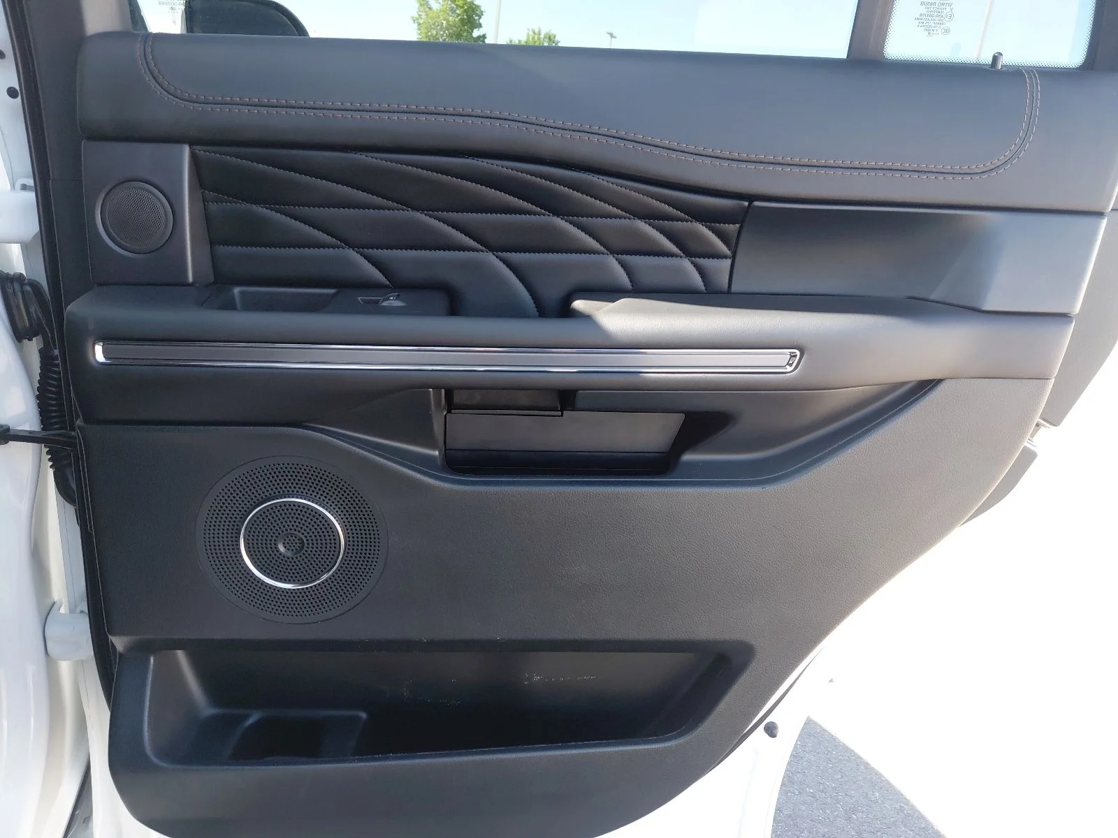 Used 2020 White Ford Platinum image 23